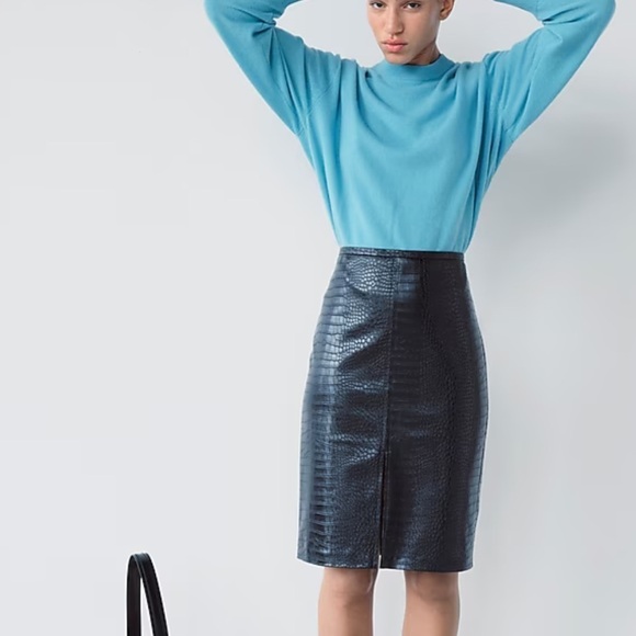 J crew Pencil skirt in croc-embossed faux leather - Picture 5 of 7